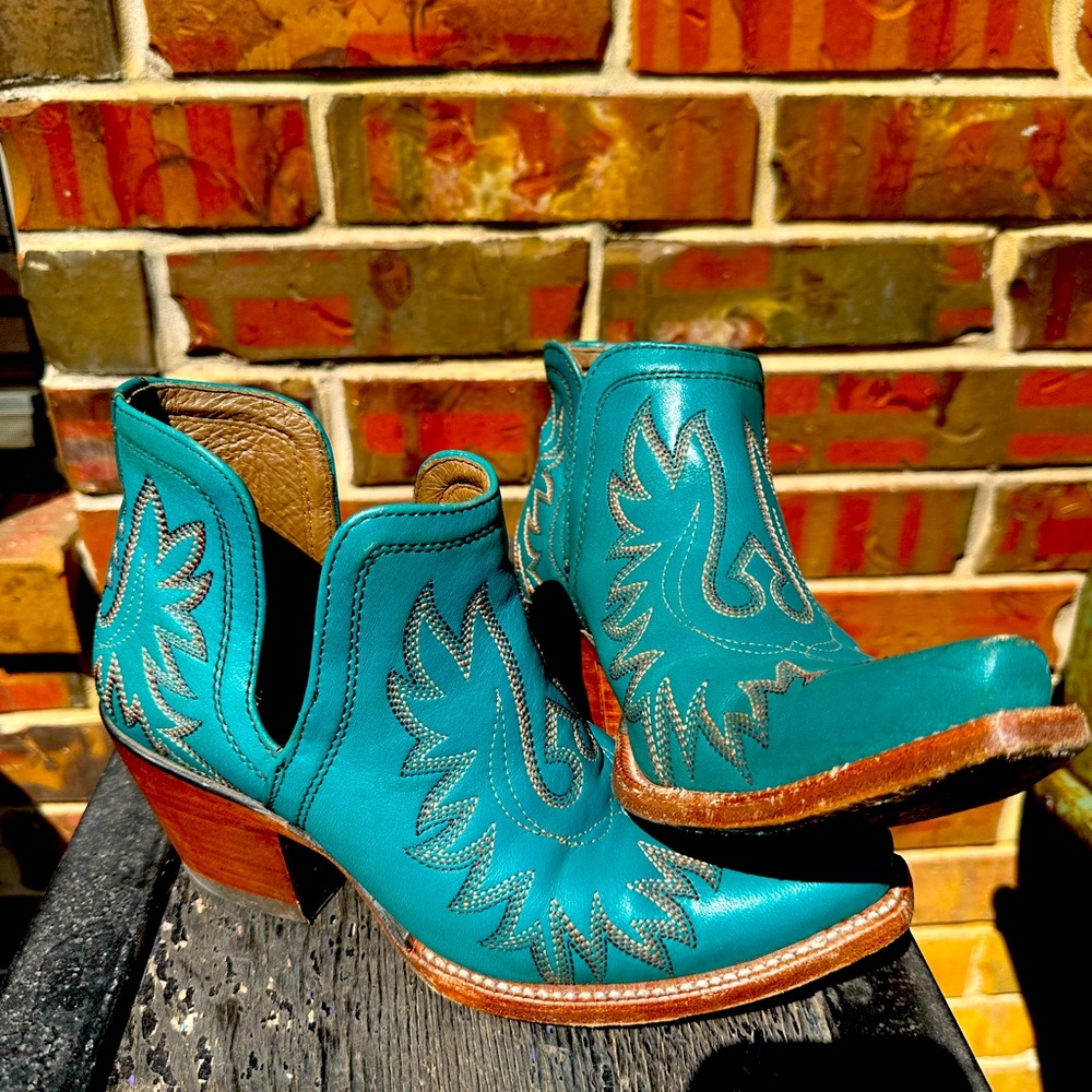 Ariat Dixon Booties